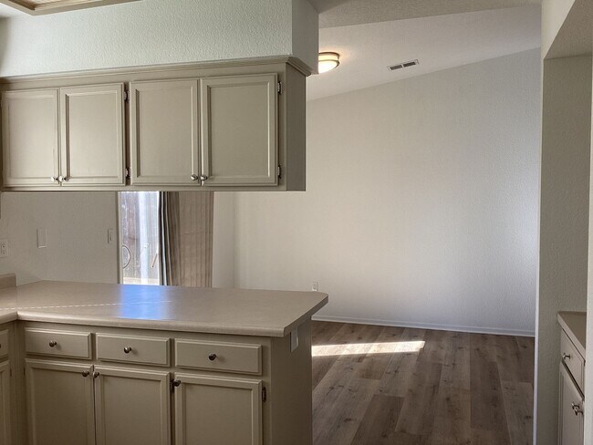 Building Photo - 1450 La Jolla Way