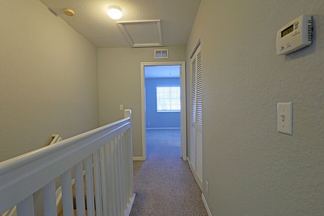 Building Photo - Cypress Landing 10033