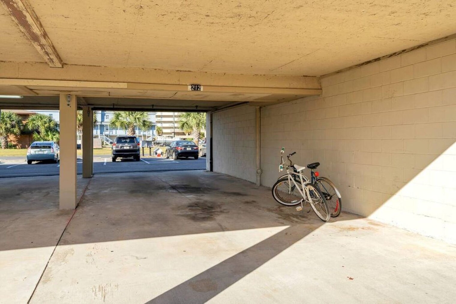 Building Photo - 312 Bream Ave