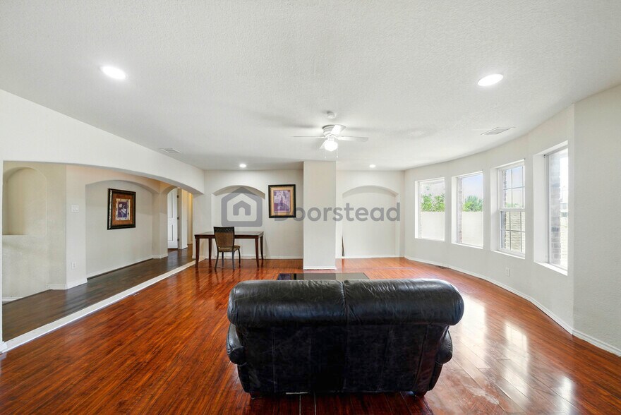 Building Photo - 1513 Van Winkle Dr