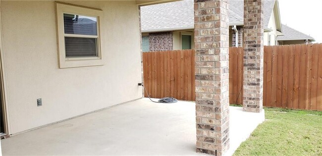 Building Photo - 16405 Pienza Dr