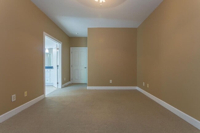 Building Photo - 114 Haven Cir