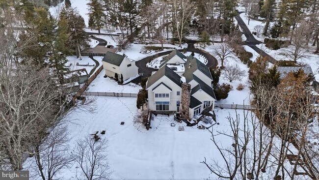 Building Photo - 244 Mathers Rd