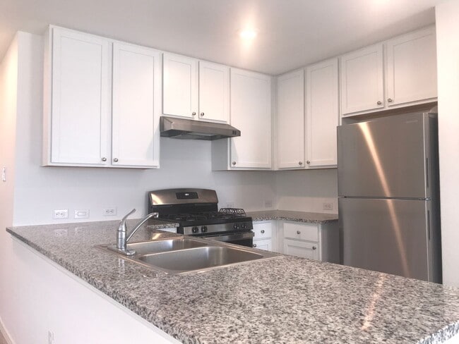 Building Photo - Beautiful home with great amenities!