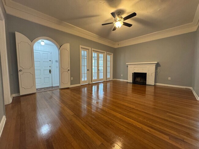 Building Photo - Davis Island Charming Home