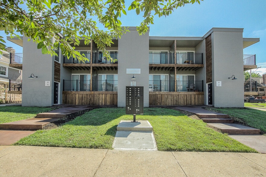 Building Photo - 3531 Gillham Rd