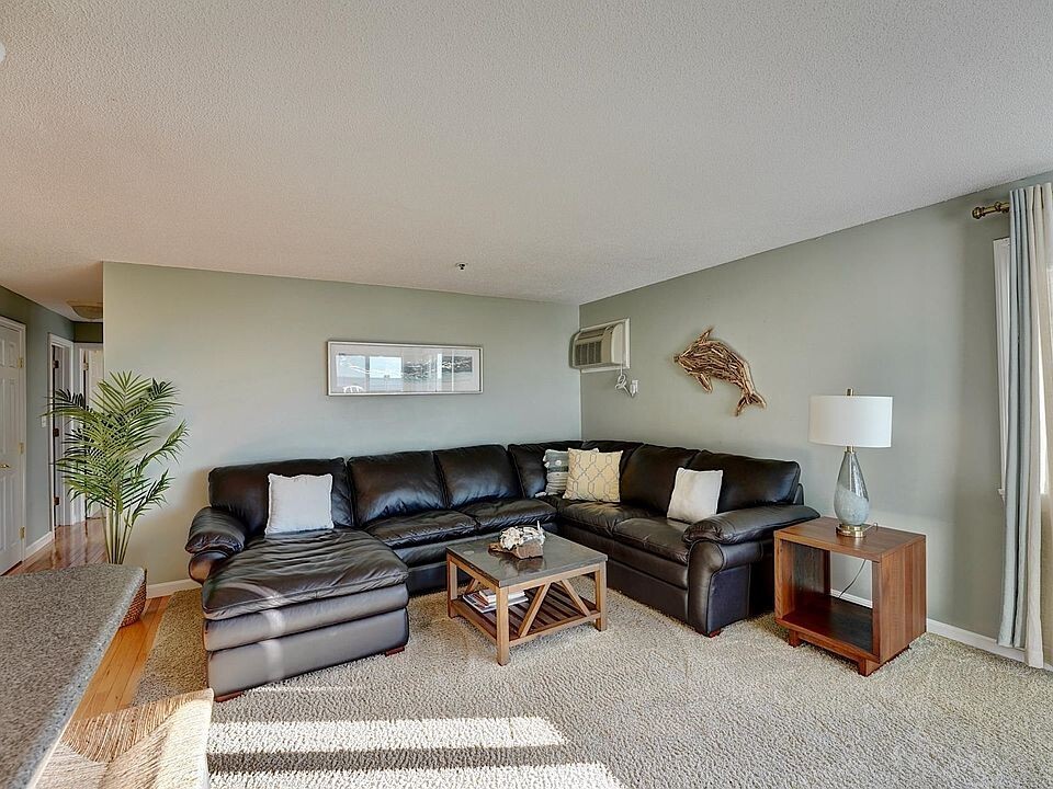 Building Photo - 493 Ocean Blvd