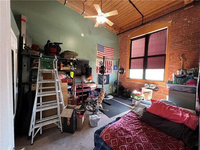 Building Photo - 1117 Douglas Ave