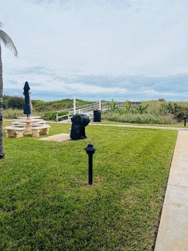 Building Photo - 4800 Ocean Beach Blvd