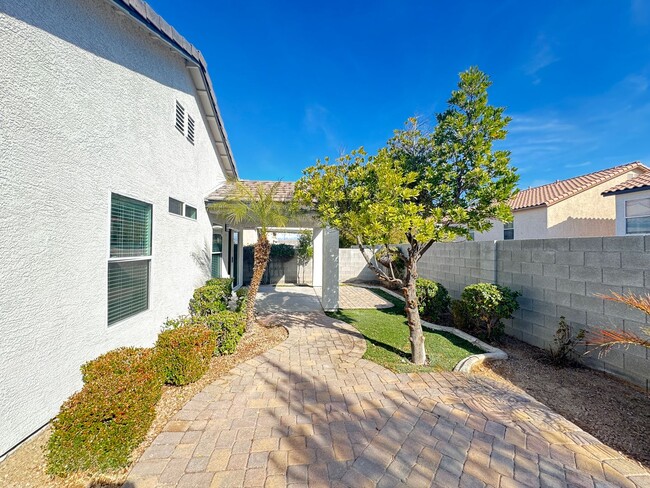 Building Photo - Charming Single-Story 3 bedroom