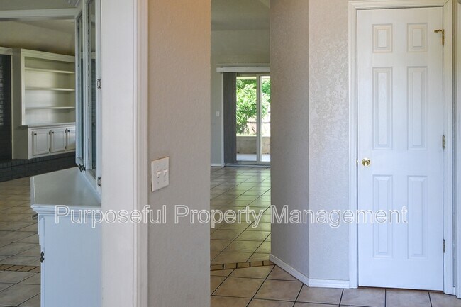 Building Photo - 1121 SW 99th Terrace