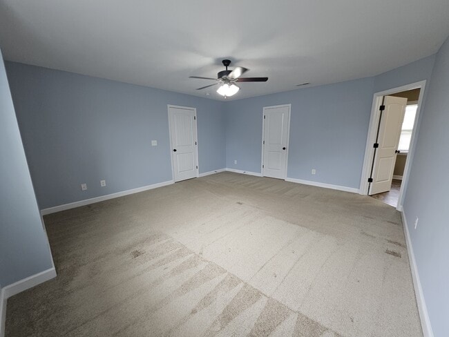 Building Photo - 303 Weeping Willow Dr