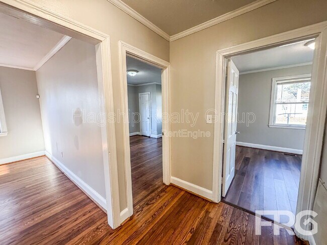 Building Photo - 611 Rudolph St