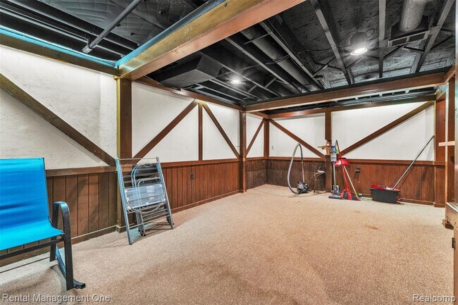 Building Photo - 3015 High Pointe Ct