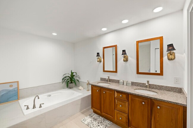 Building Photo - 304 Ridge Rd
