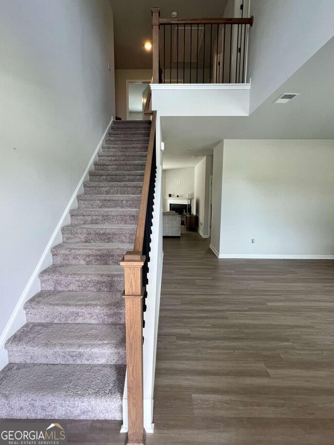 Building Photo - 109 Cedar Wood Trce
