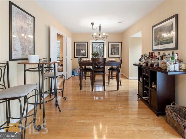 Building Photo - 4313 Pine Heights Dr NE