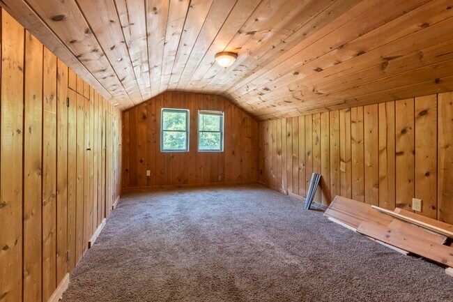 Building Photo - 1553 North Pkwy