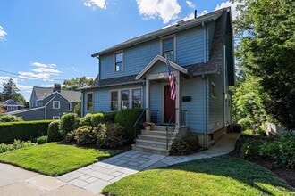 Building Photo - 197 Hillside Ave