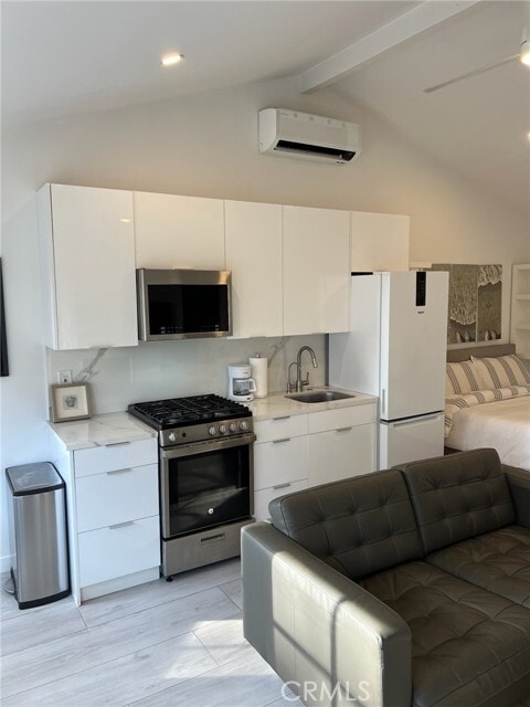 Building Photo - 388 Hawthorne Rd