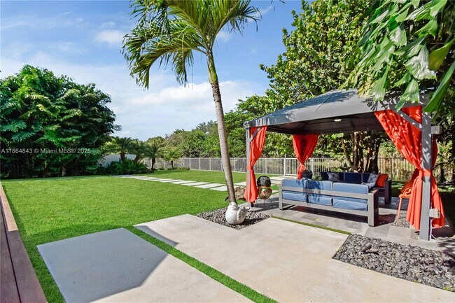 Building Photo - 14441 S Biscayne River Dr