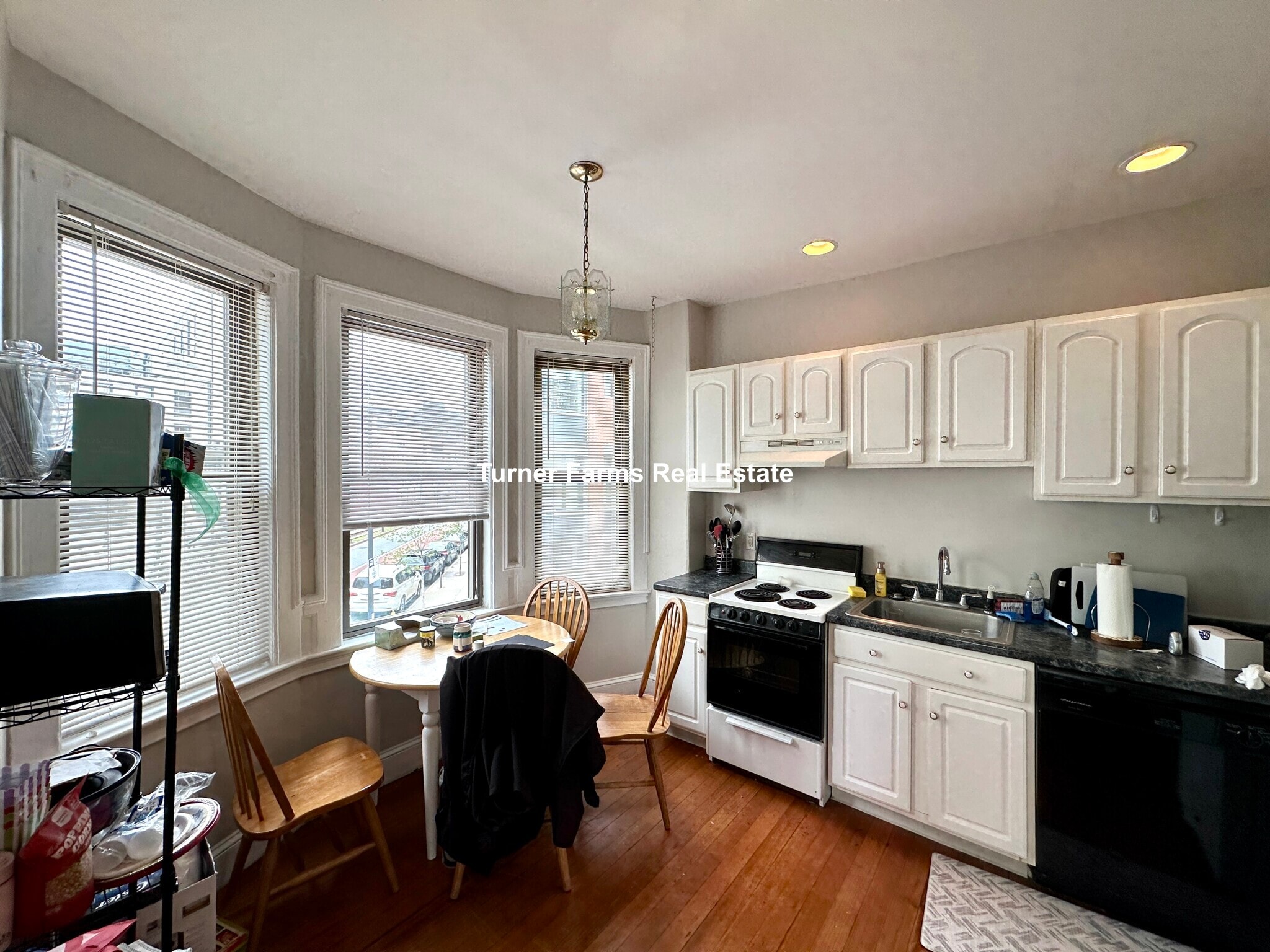 Building Photo - 146 Smith St