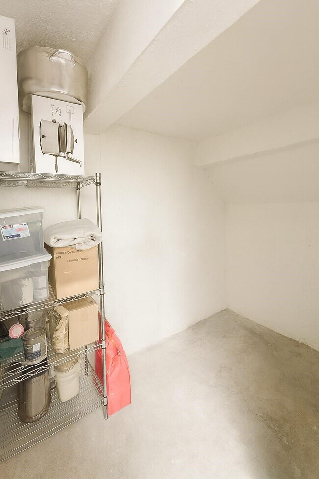 Building Photo - 9778 Nickels Blvd