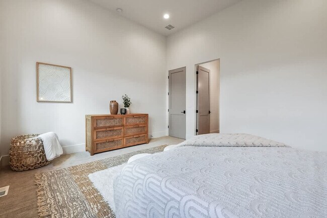 Building Photo - 12401 Rivendell Ct