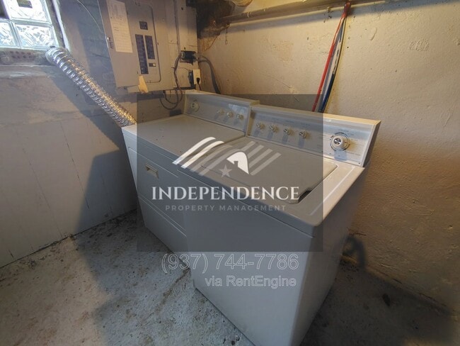 Building Photo - 515 Mertland Ave