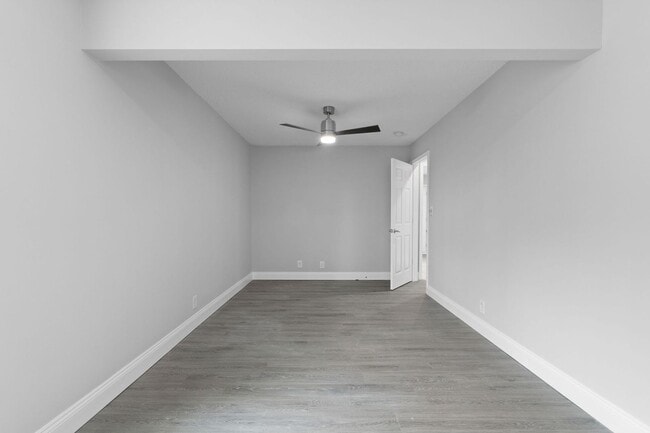 Building Photo - 3 Bedroom 2 Bath Renovated Pet Friendly Home For Rent!