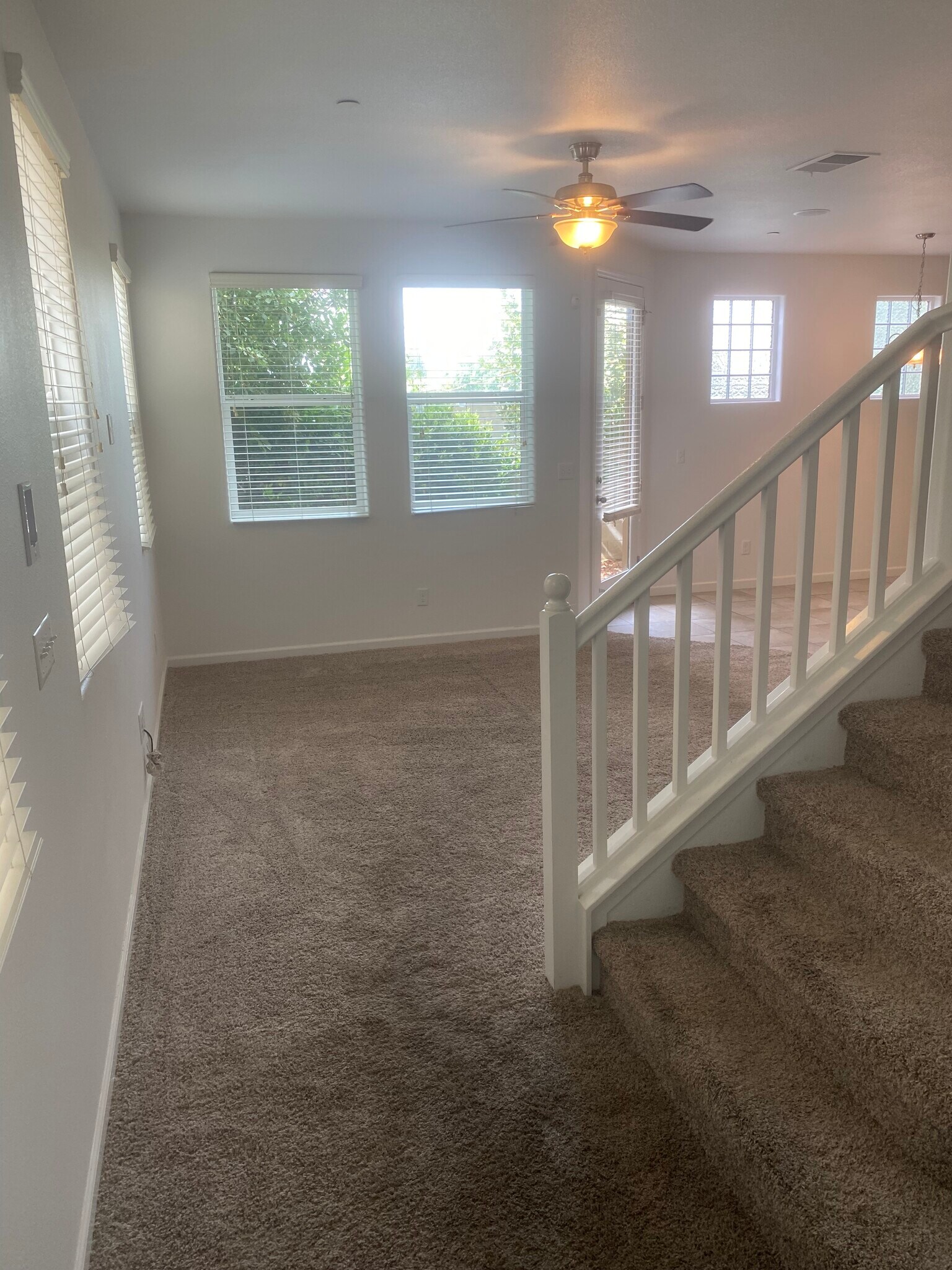 Building Photo - 7045 N Harmony Dr