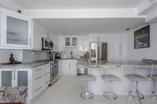 Building Photo - 19390 Collins Ave