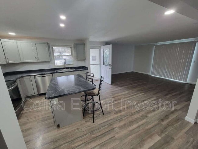 Building Photo - 5008 Firwood Dr