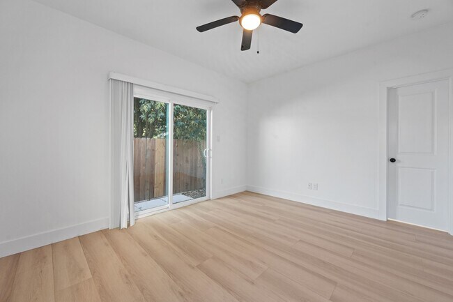 Building Photo - 8412 Sunnyhill St