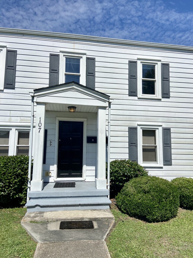 Front Door Entrance - 107 Jackson St