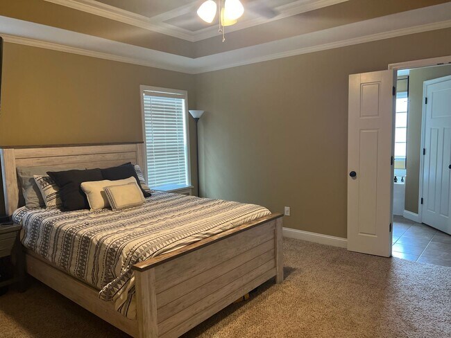 Building Photo - Charming Southern Living: Your Dream Home Awaits in Valdosta, Georgia!