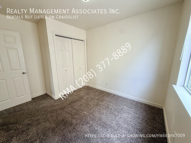 Building Photo - 825 N White Barn Rd