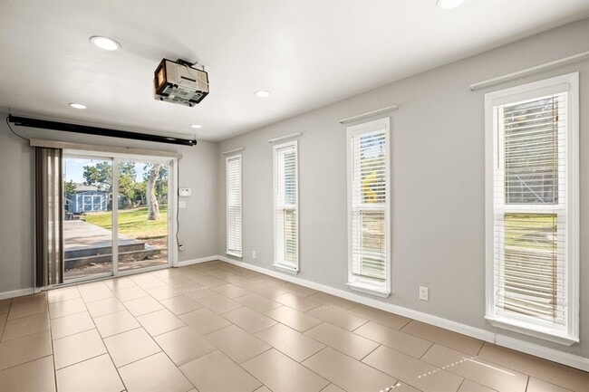 Building Photo - 6607 Avenida Ann St