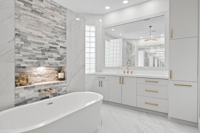 Building Photo - 856 Forest Glen Ln