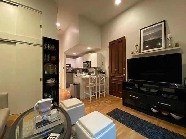 Building Photo - 312 Columbus Ave