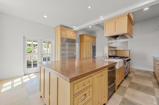 Building Photo - 1533 Allyn Ave