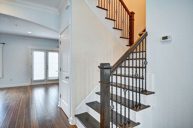 Building Photo - MOVE IN READY! GORGEOUS HOME IN CHESAPEAKE!