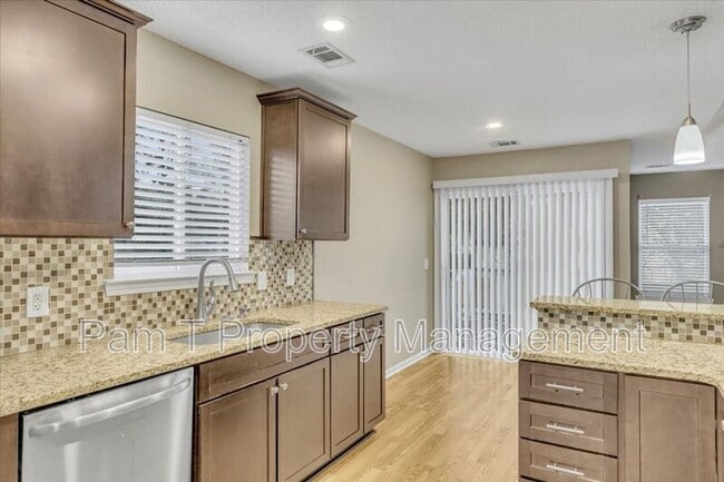 Building Photo - 8 Rivermarsh Ct