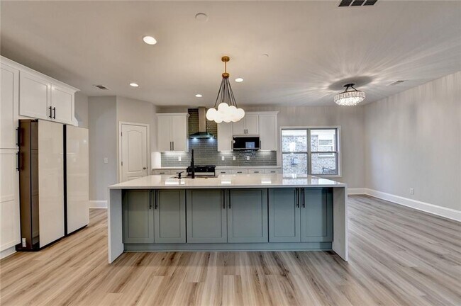 Building Photo - 4032 Ridge Grove Way