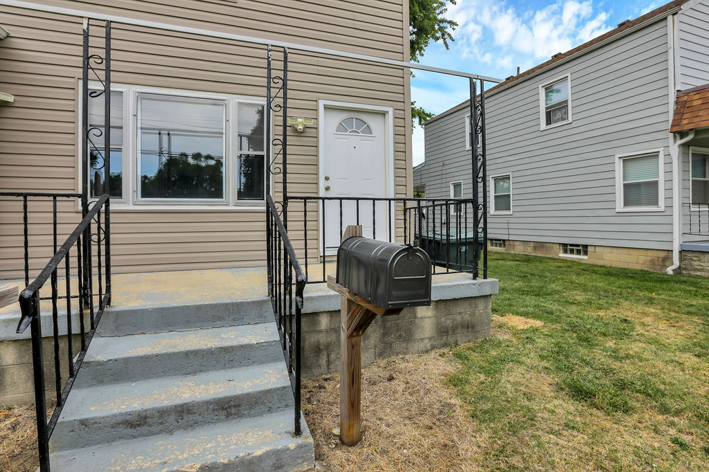 Building Photo - 3086 Sullivant Ave