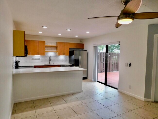 Building Photo - 4155 Turnberry Cir
