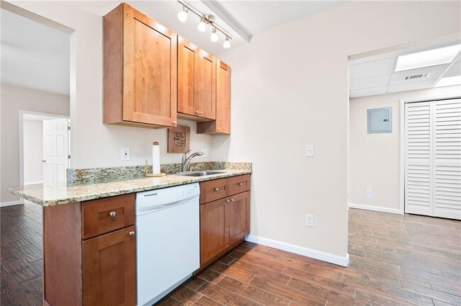 Building Photo - 1083 Soaring Way NE
