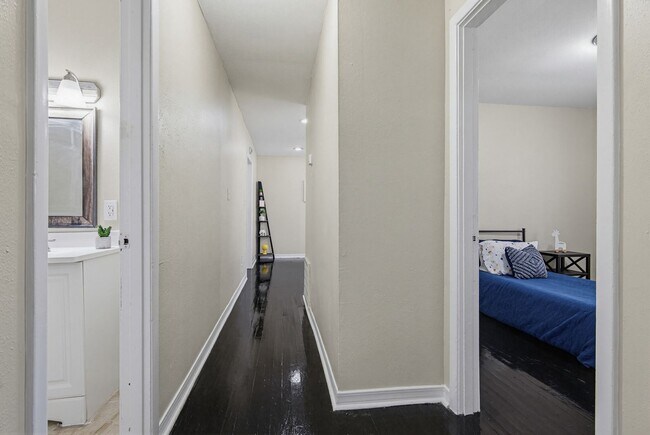 Building Photo - 1095 Texas Pkwy