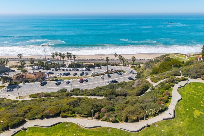 Building Photo - 237 Avenida Montalvo