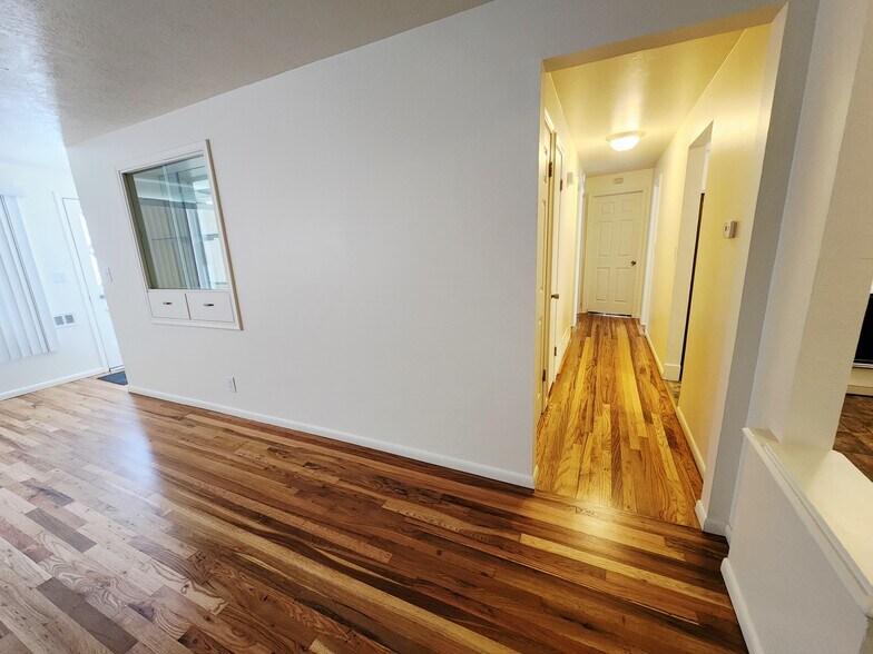 Hall way - 85 Princeton Ave